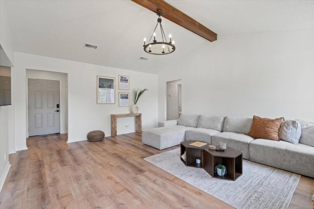Spacious Home Near Beach, Large Yard, Game Room And Dog Friendly Τζάκσονβιλ Εξωτερικό φωτογραφία