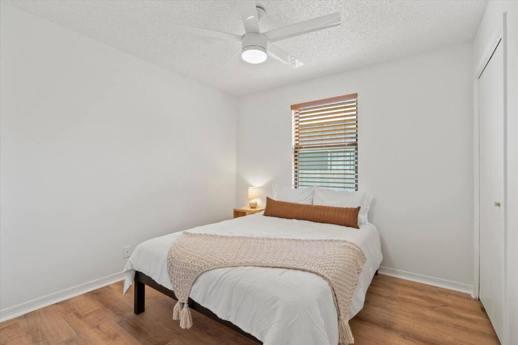 Spacious Home Near Beach, Large Yard, Game Room And Dog Friendly Τζάκσονβιλ Εξωτερικό φωτογραφία