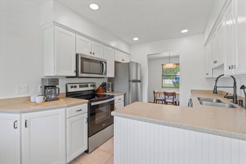 Spacious Home Near Beach, Large Yard, Game Room And Dog Friendly Τζάκσονβιλ Εξωτερικό φωτογραφία