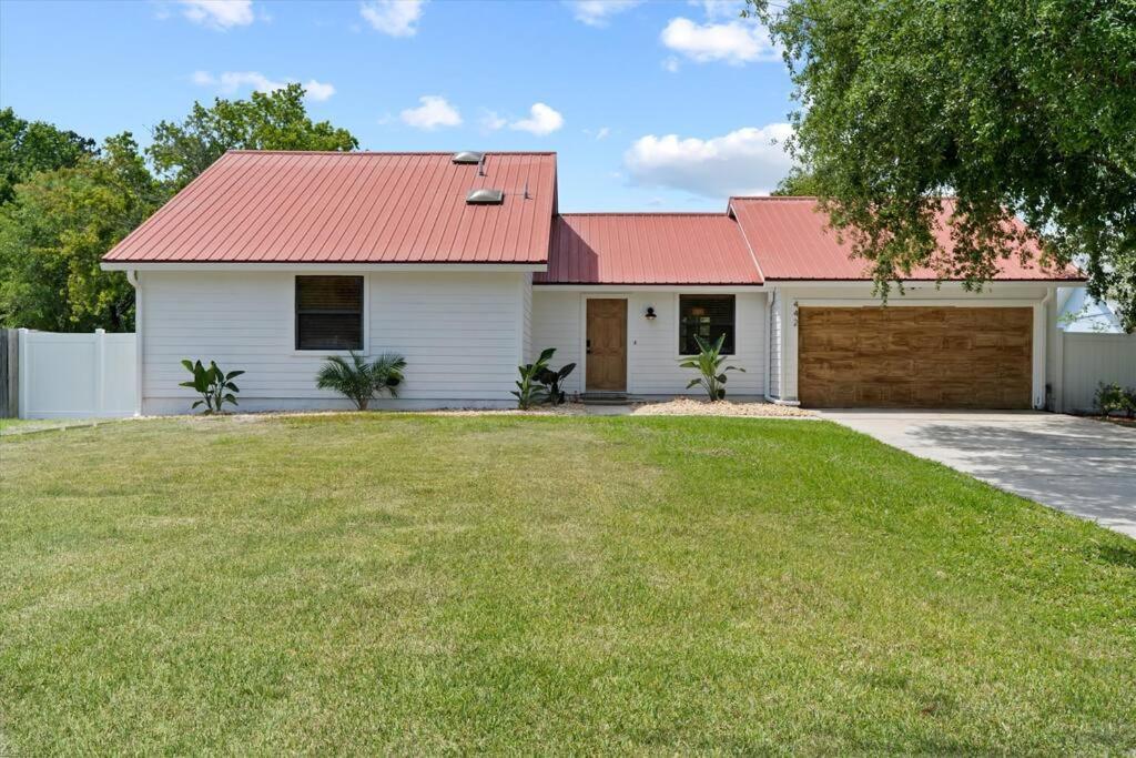Spacious Home Near Beach, Large Yard, Game Room And Dog Friendly Τζάκσονβιλ Εξωτερικό φωτογραφία