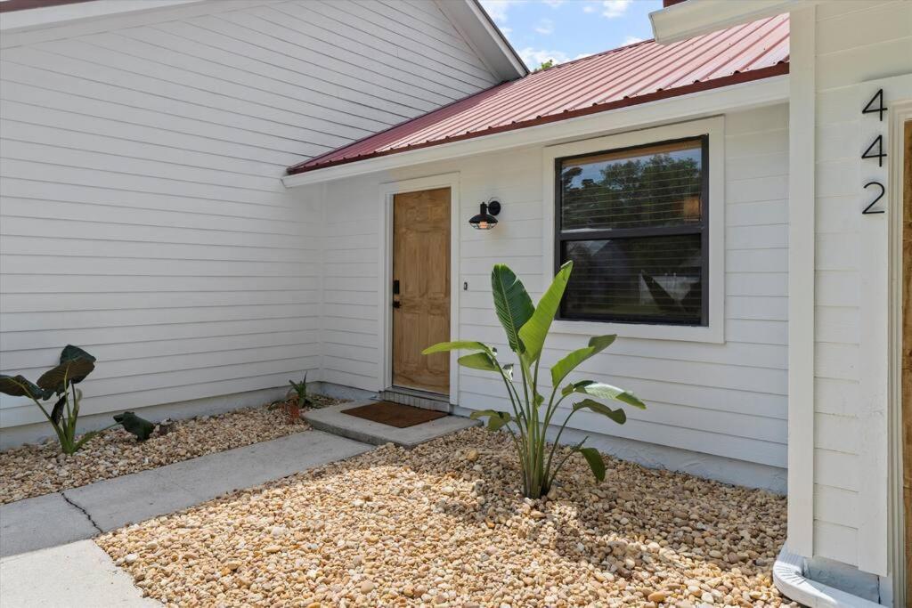 Spacious Home Near Beach, Large Yard, Game Room And Dog Friendly Τζάκσονβιλ Εξωτερικό φωτογραφία