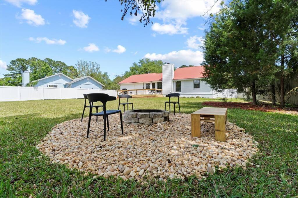 Spacious Home Near Beach, Large Yard, Game Room And Dog Friendly Τζάκσονβιλ Εξωτερικό φωτογραφία