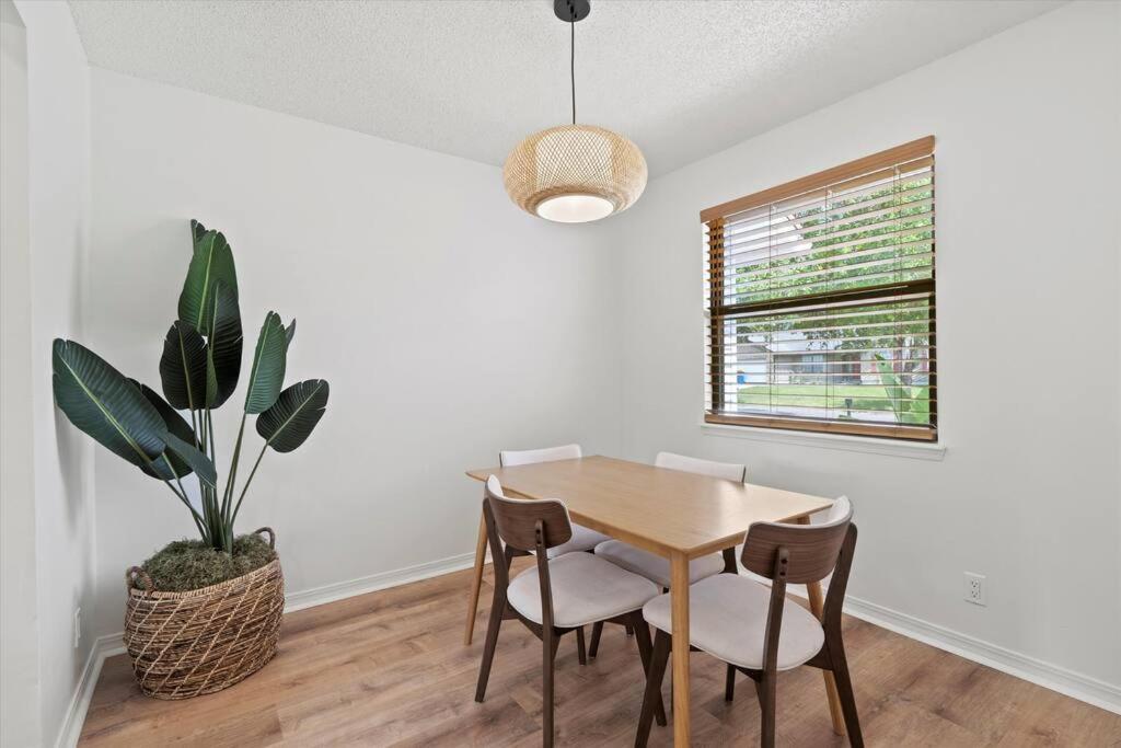 Spacious Home Near Beach, Large Yard, Game Room And Dog Friendly Τζάκσονβιλ Εξωτερικό φωτογραφία